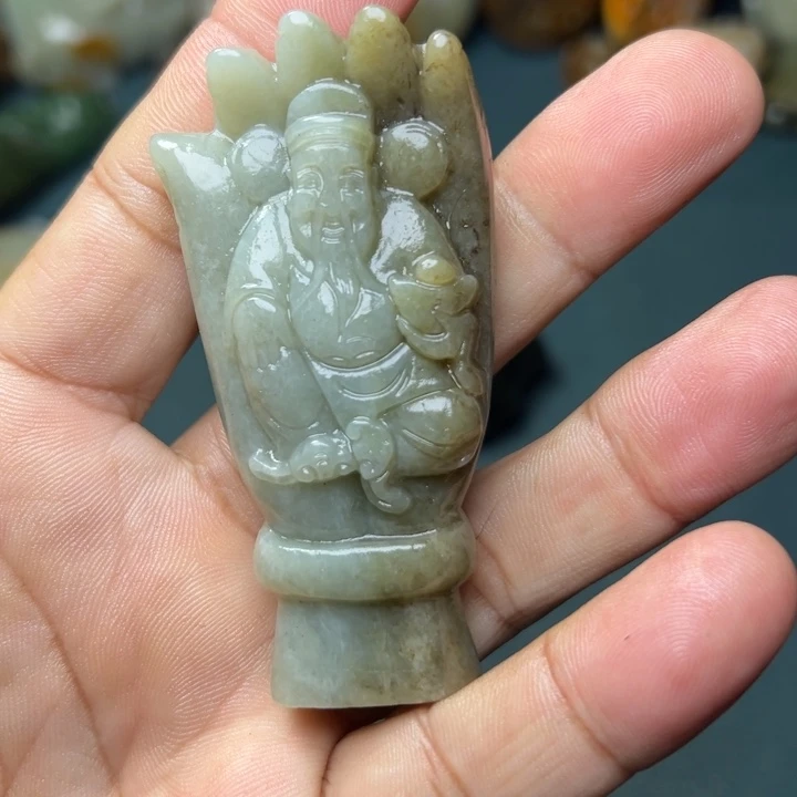 和田玉未镶嵌把件