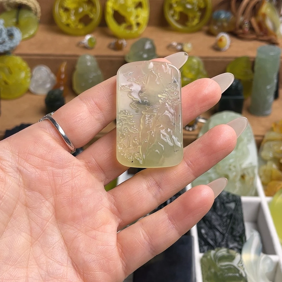 蛇纹石玉未镶嵌颈饰