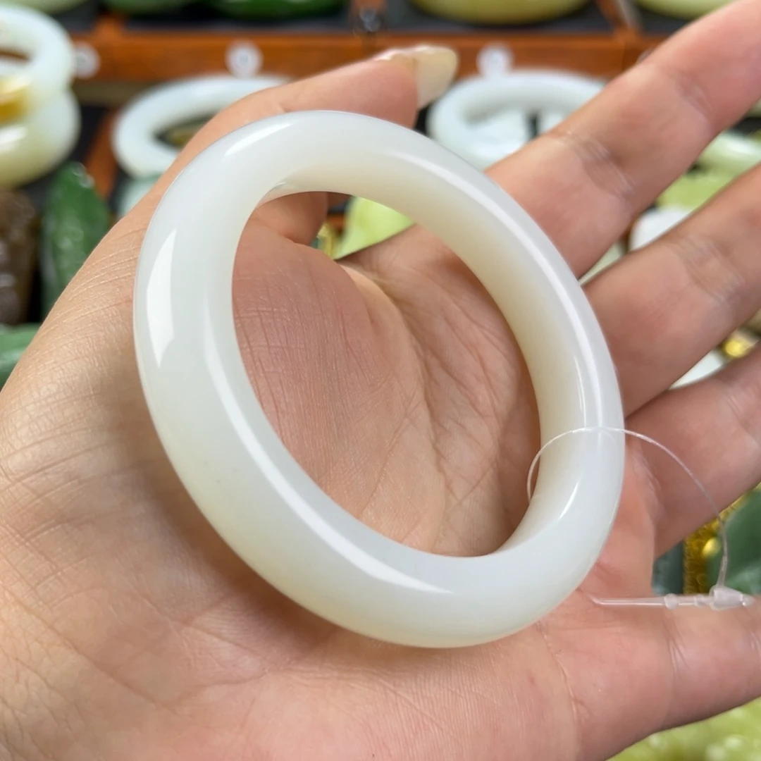 和田玉手镯未镶嵌56福利暖白