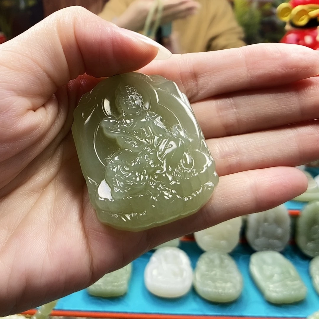 遥***e和田玉未镶嵌颈饰