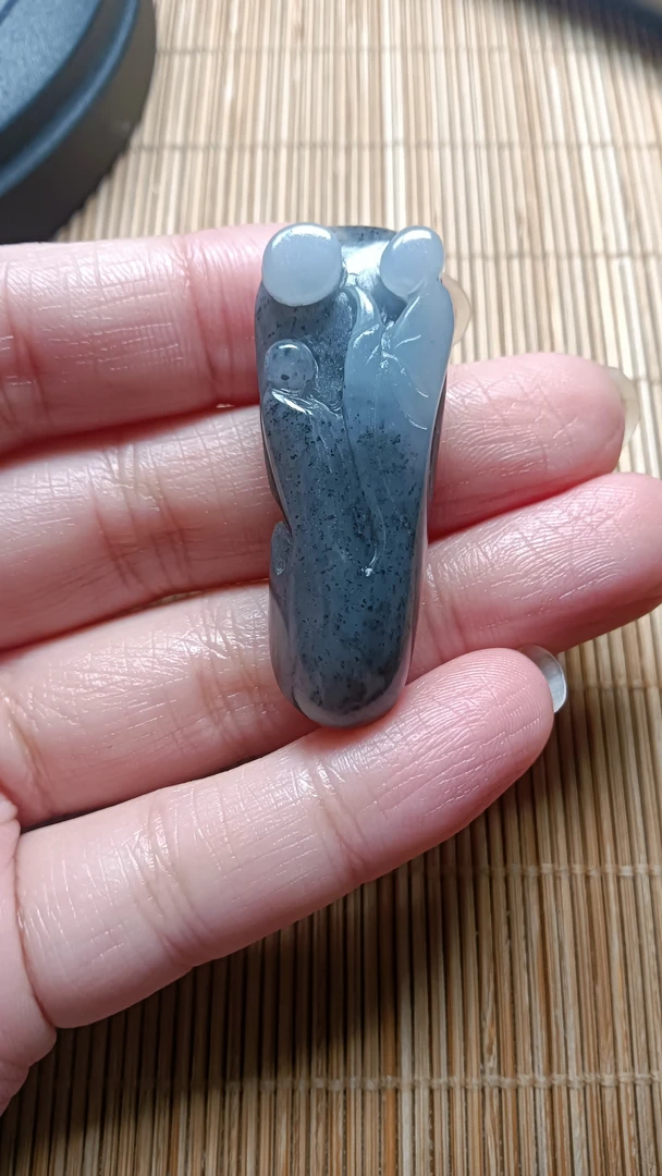 新疆和田玉青花无相挂件