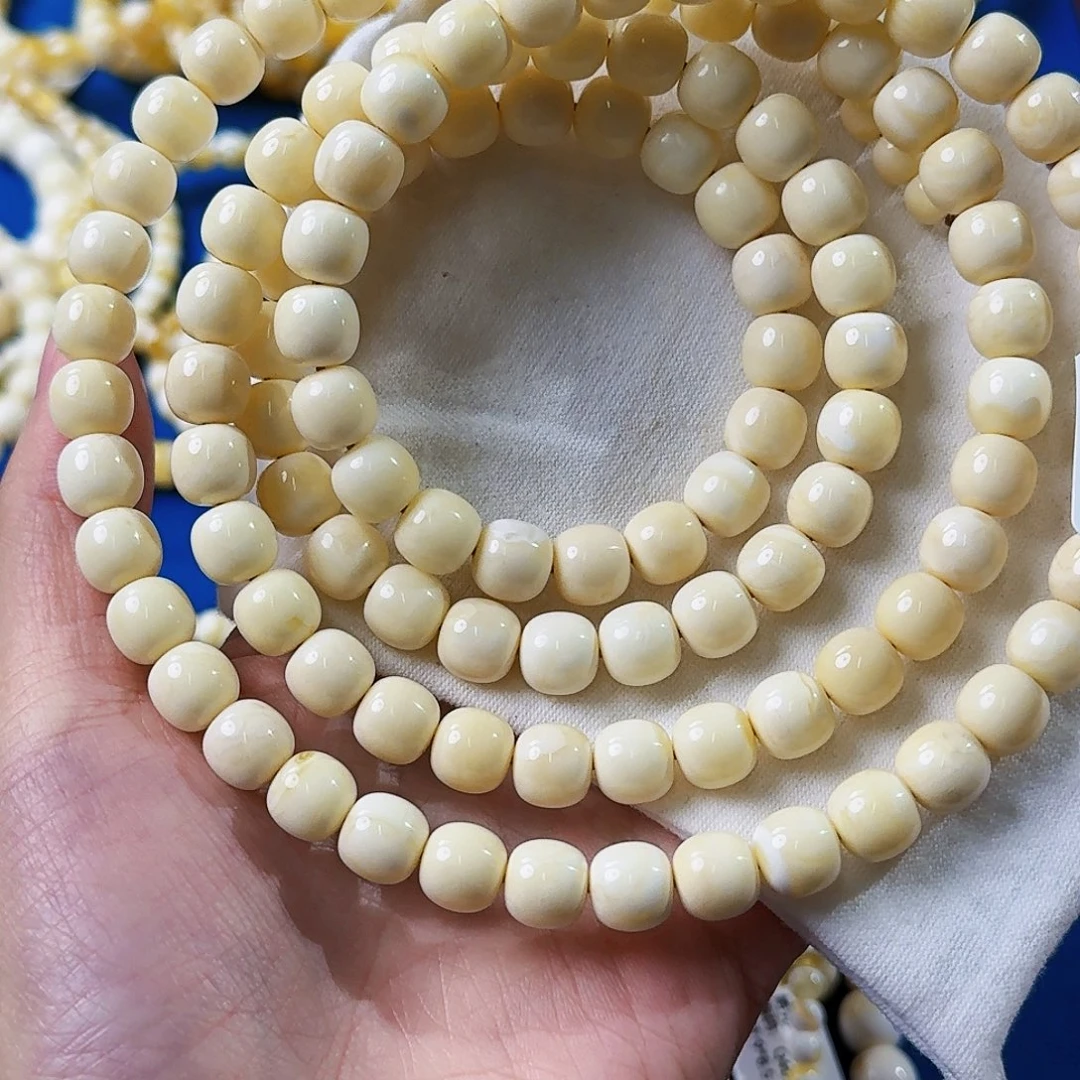 琥珀未镶嵌裸石16888