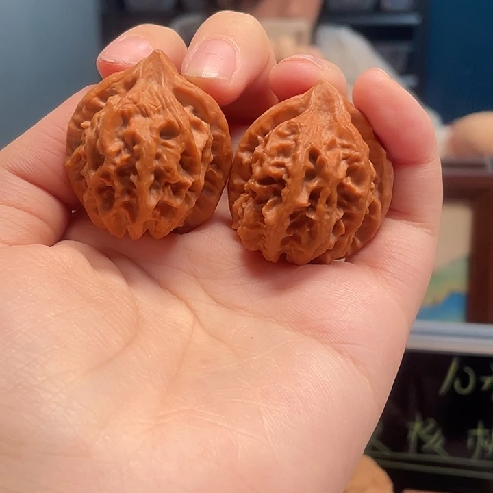 文玩核桃吊坠曹大龙