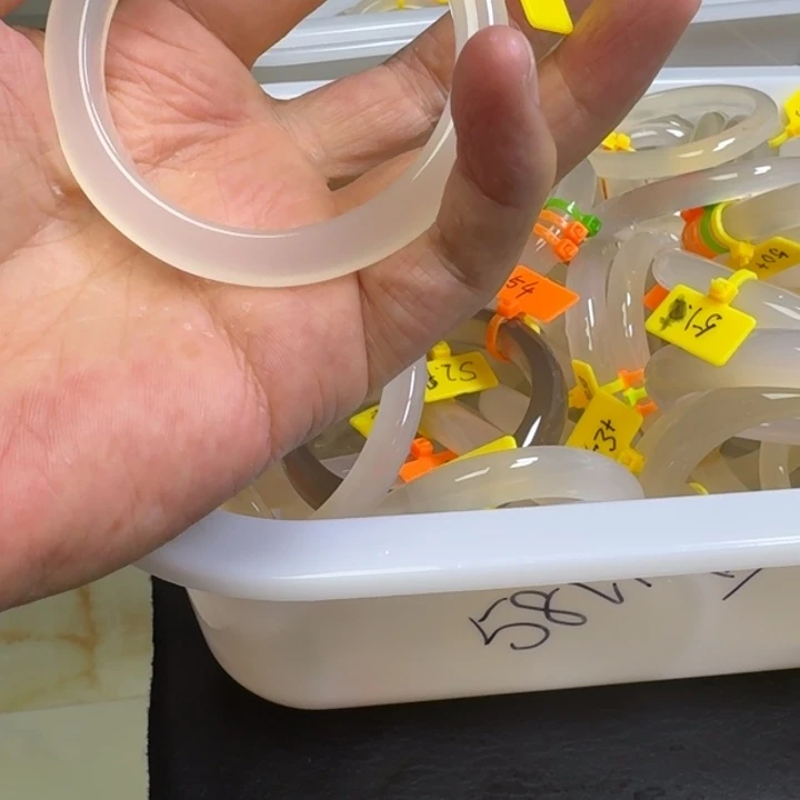 ****玛瑙/玉髓手镯未镶嵌