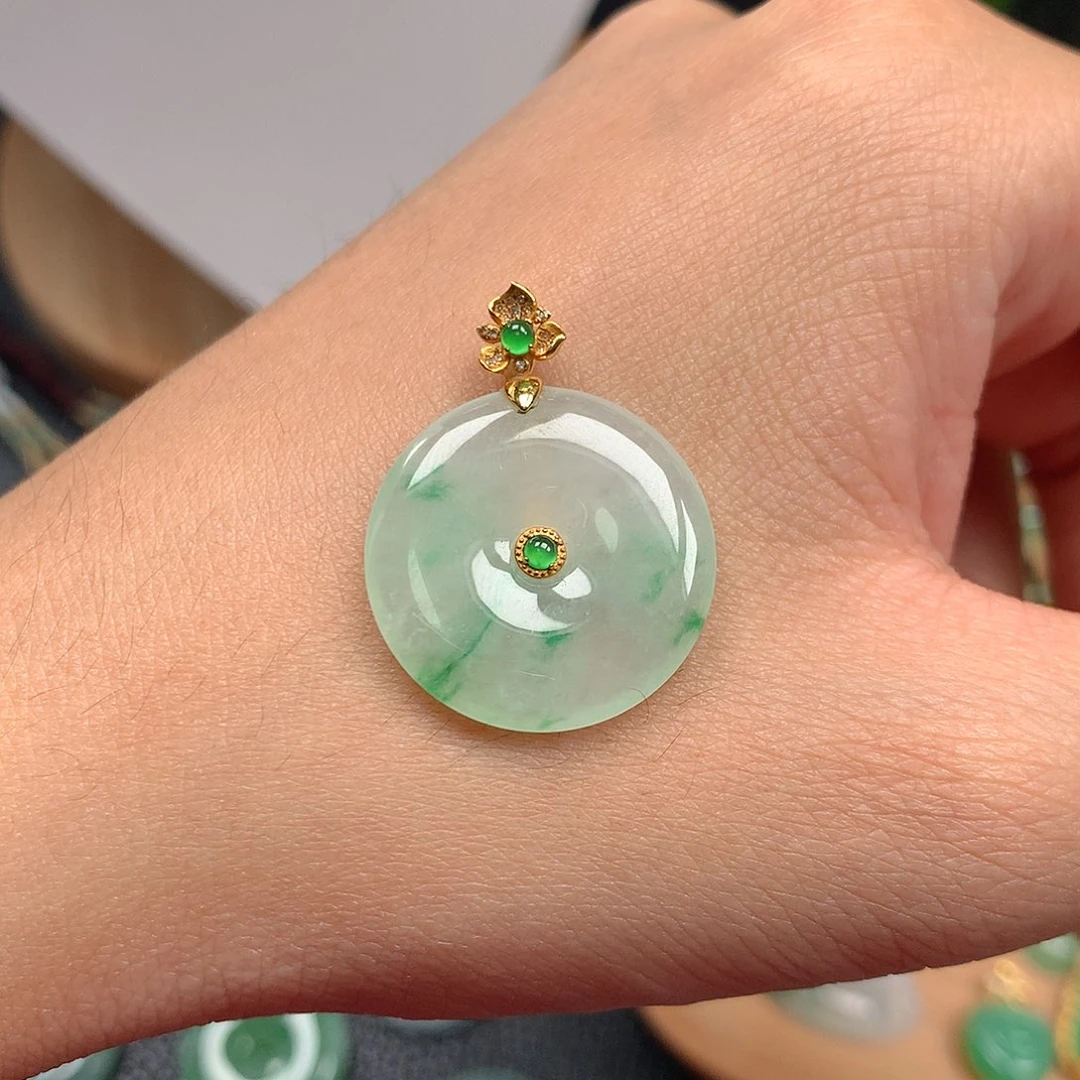 吊坠(不含链)18K金镶嵌翡翠