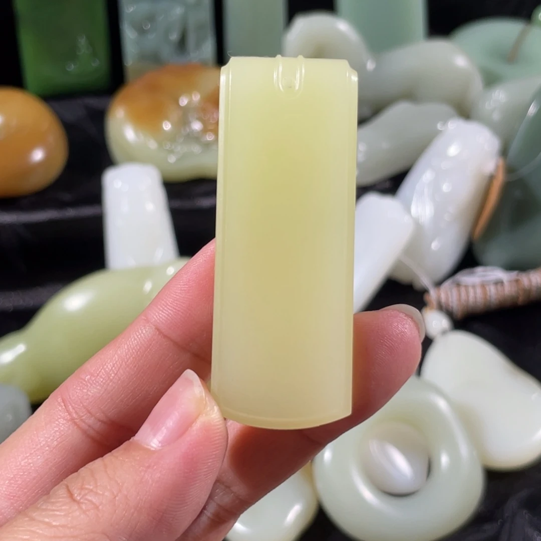 爱***判和田玉（糖玉）未镶嵌挂件