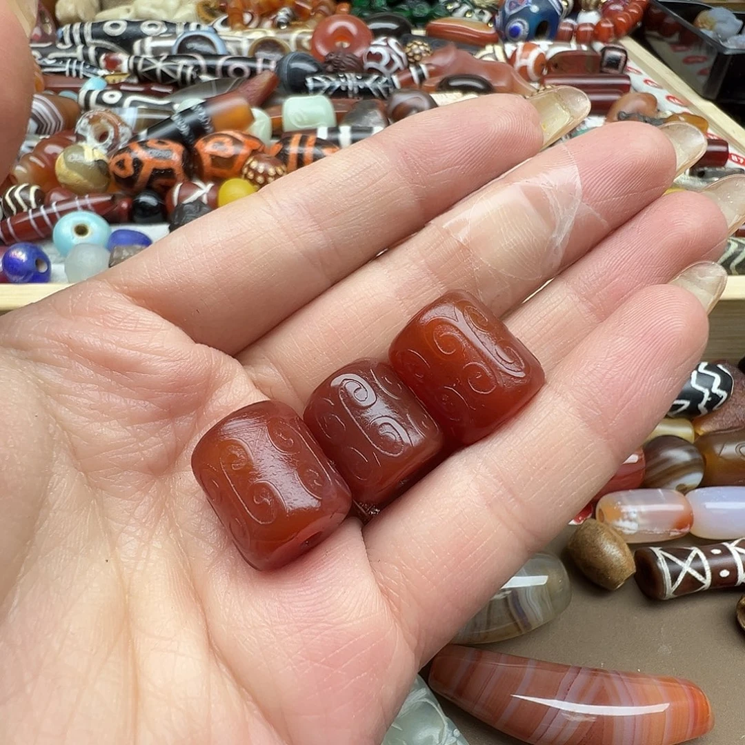 白***）玛瑙/玉髓未镶嵌珠宝半成品