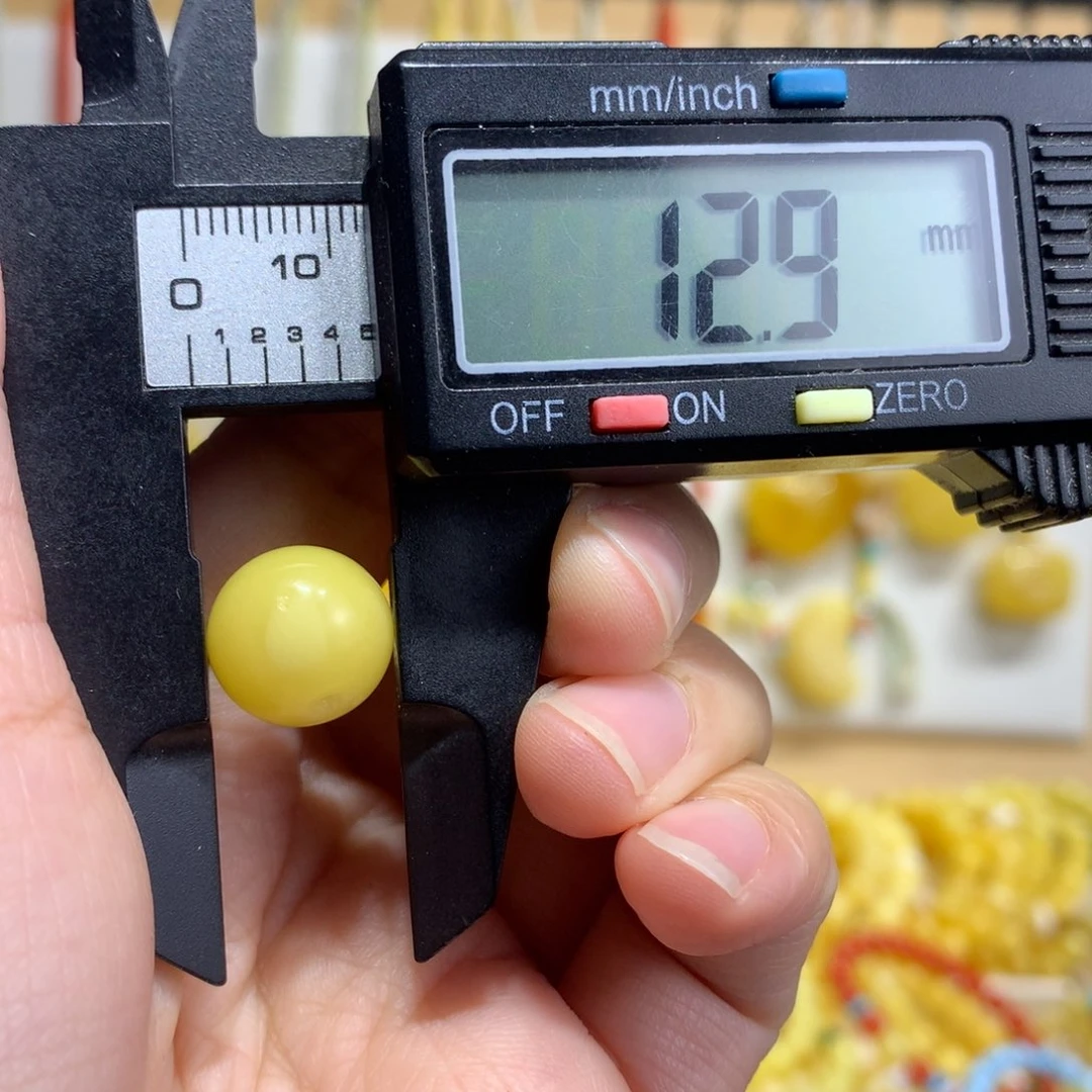 琥珀未镶嵌裸石特价瑕疵