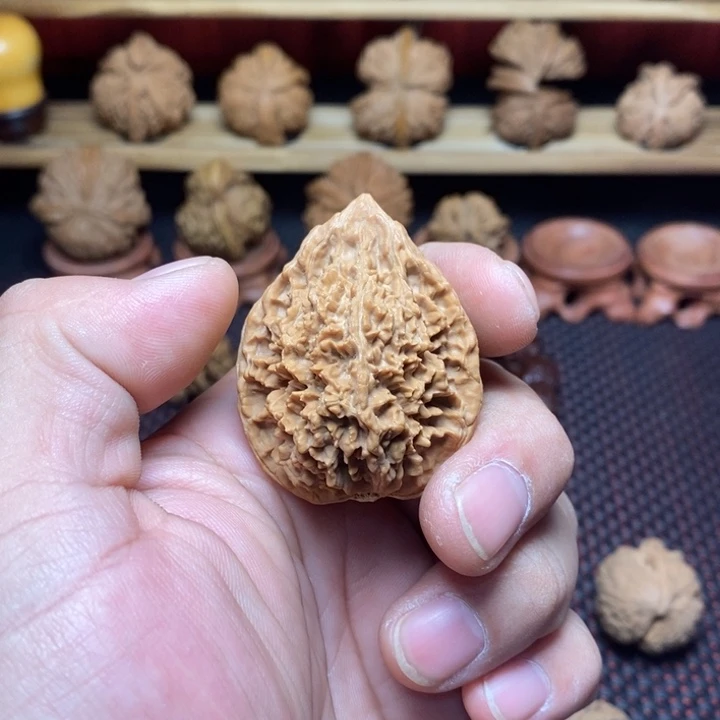 陈***r把件文玩核桃文玩