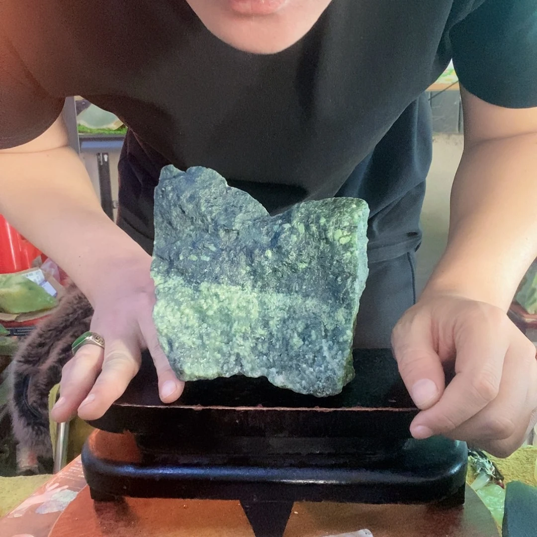 蛇纹石玉未镶嵌珠宝半成品