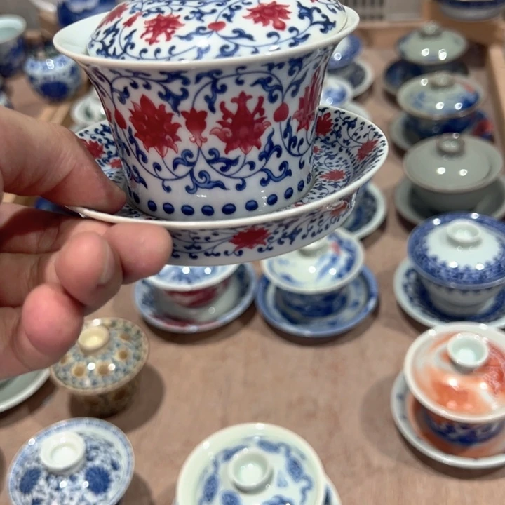 瓷片白青花釉里红缠枝莲马蹄盖碗全品