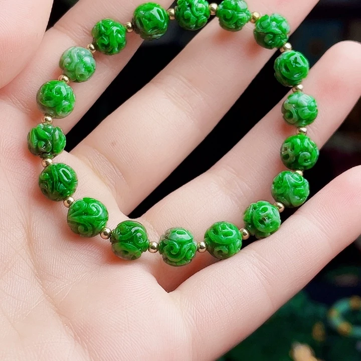 翡翠未镶嵌颈饰多样性