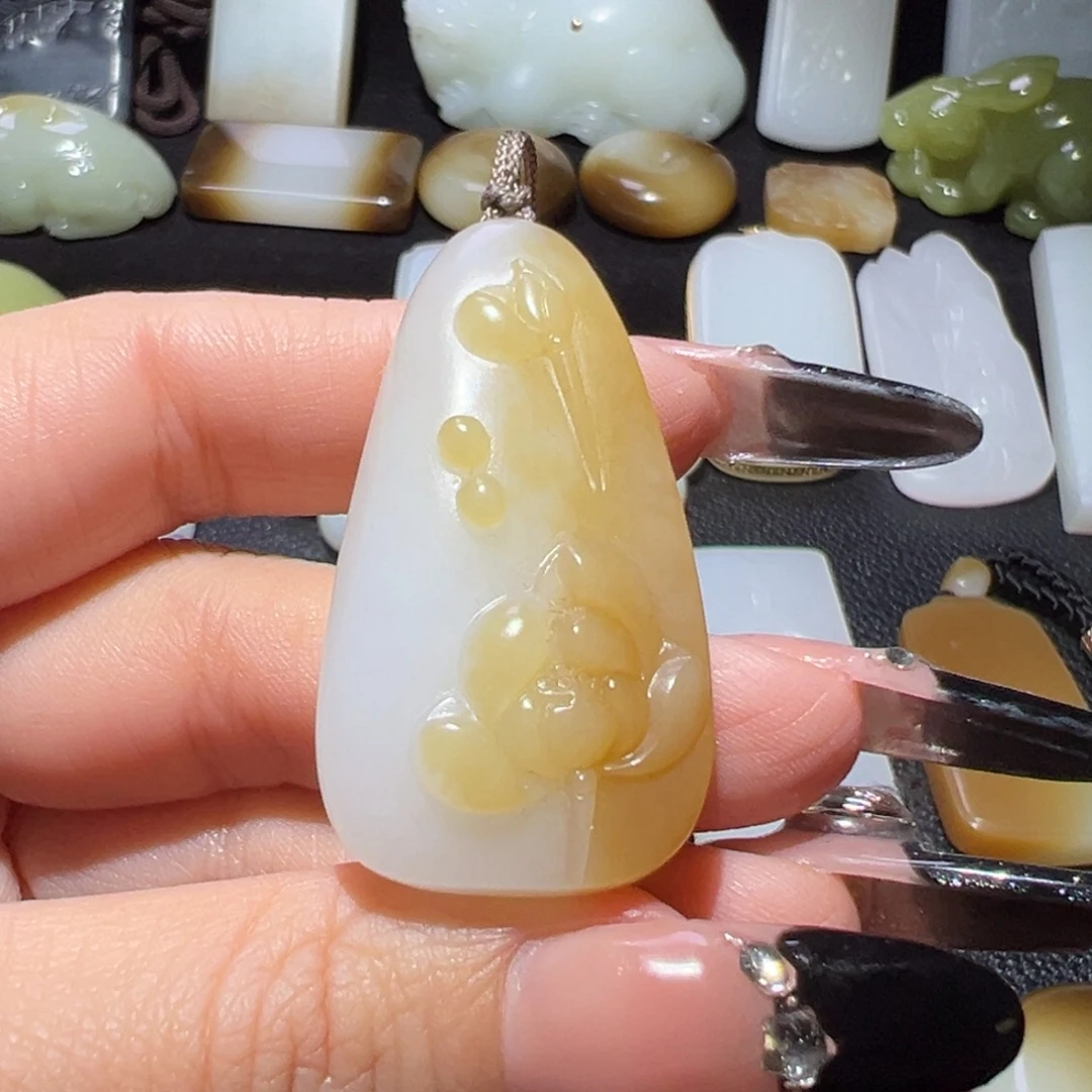 和田玉未镶嵌挂件