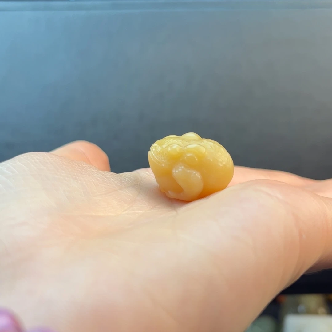 石英质玉黄蜡石挂件未镶嵌一****
