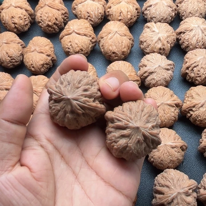 *****吊坠桃核88888888888