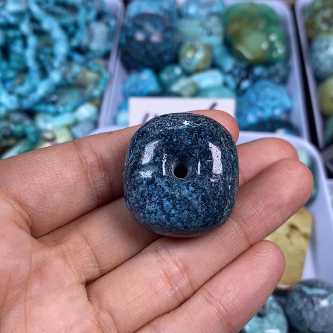 绿松石未镶嵌颈饰