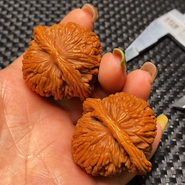 文玩核桃把件秦岭核桃