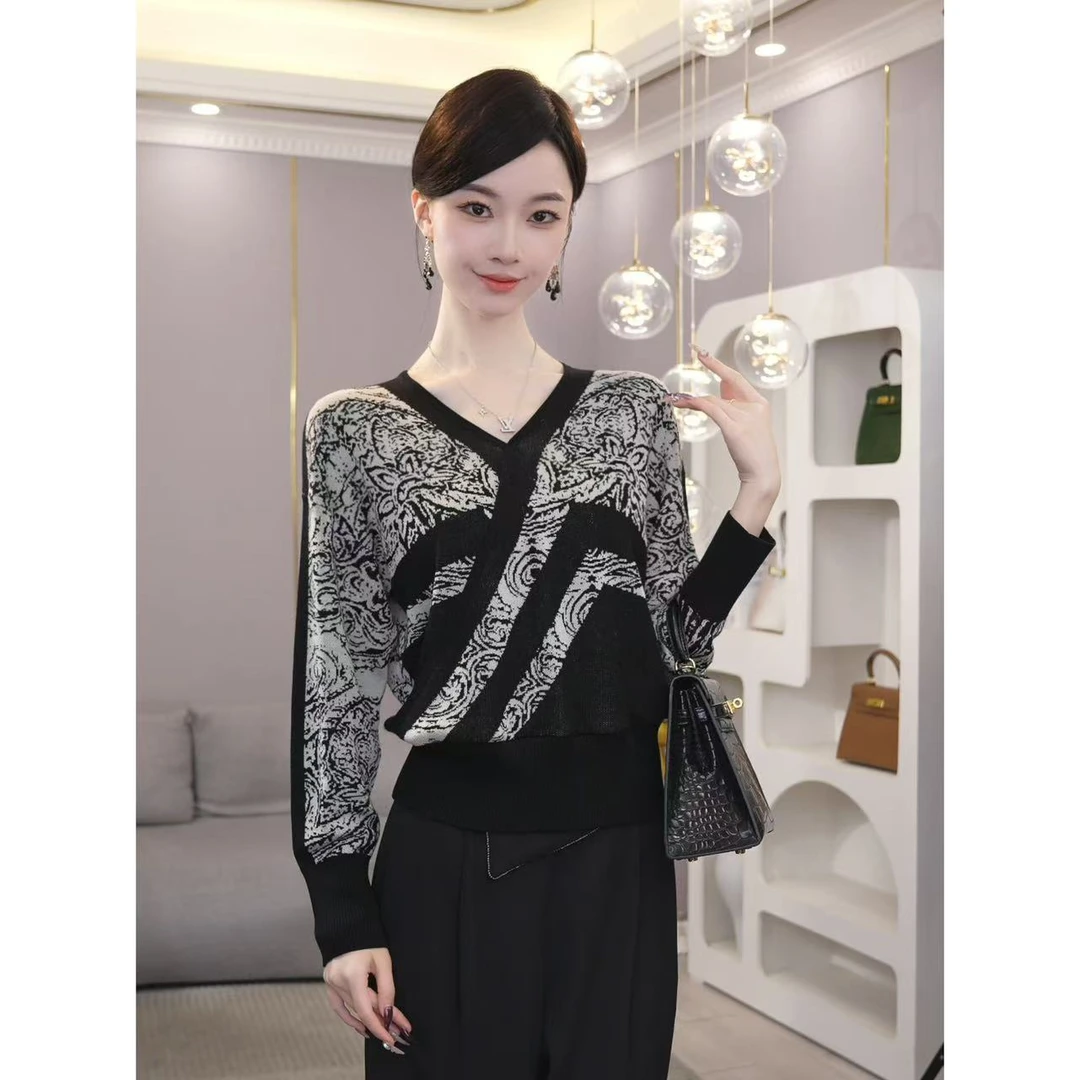 唐熹2026秋冬新款【PY-14】含绵羊毛黑白色撞色花卉套头针织毛衣女