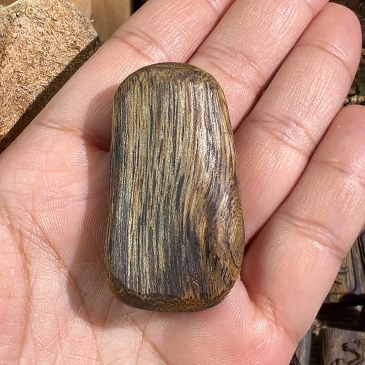 沉香碎屑沉香白棋楠沉香牌7.4克