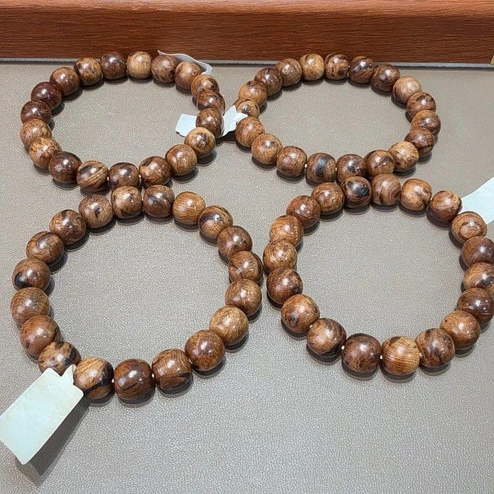 ****泩崖柏688566569987582