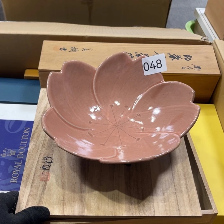 瓷片好看的大钵子