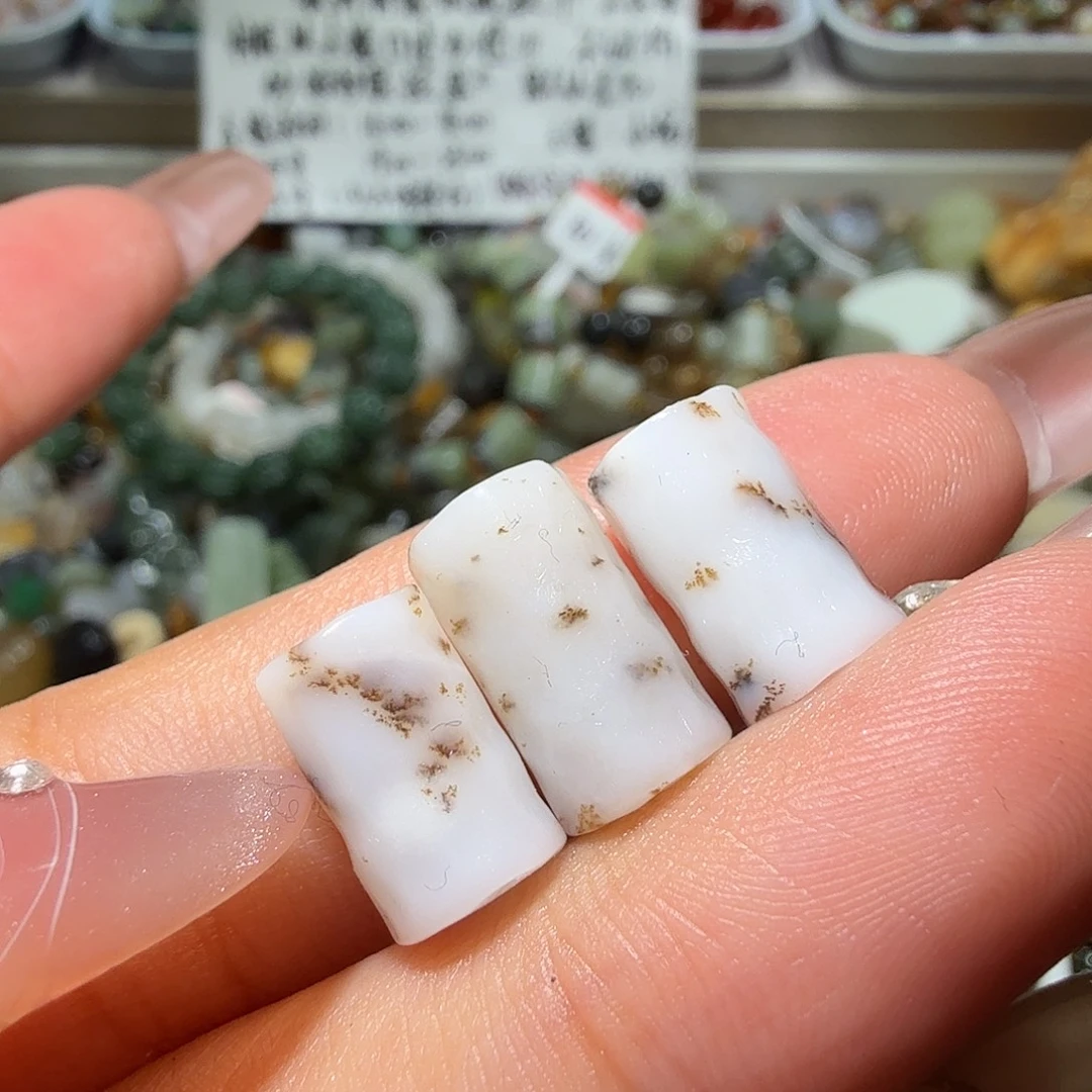 和田玉未镶嵌珠宝奇石