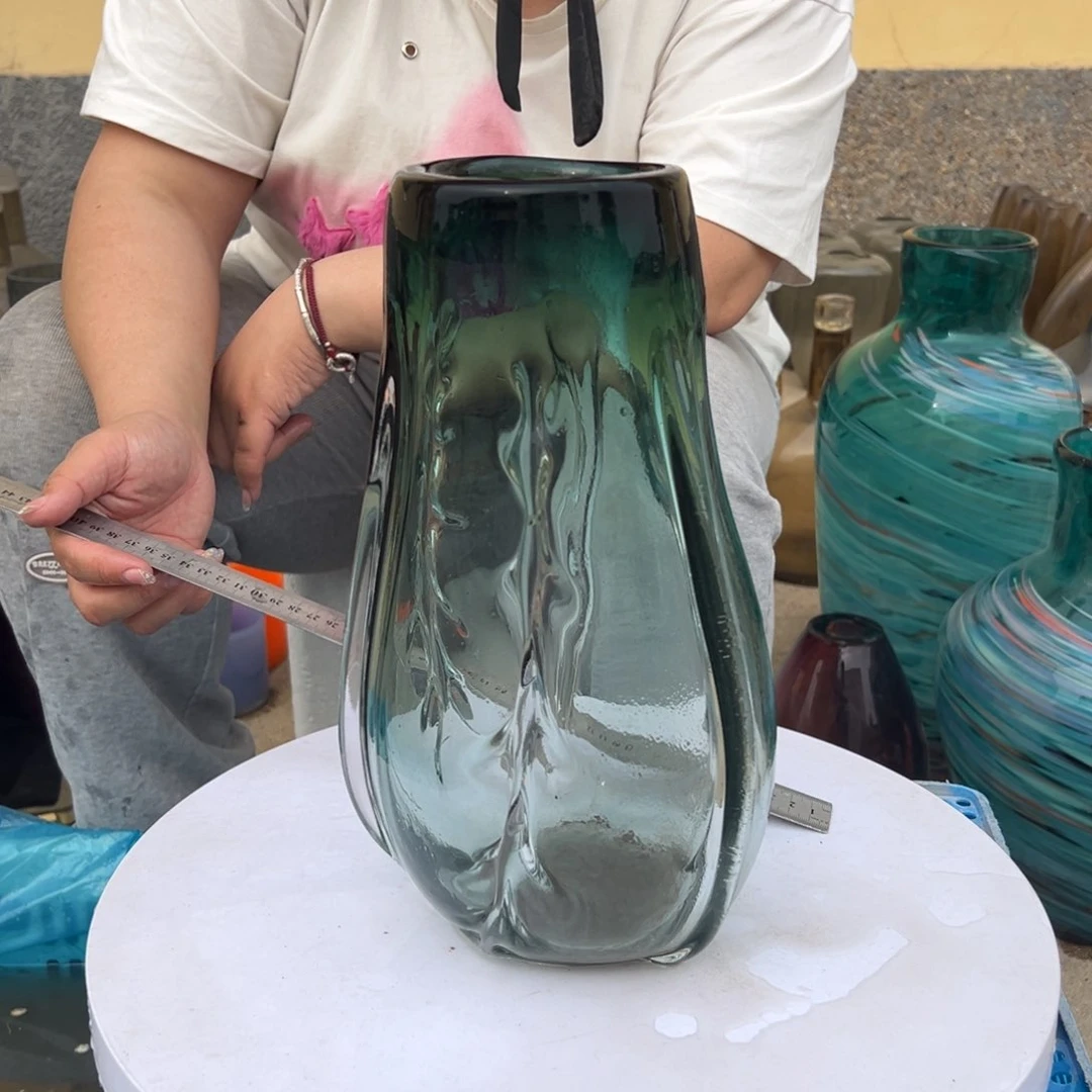 高度31磕伤绿色花瓶