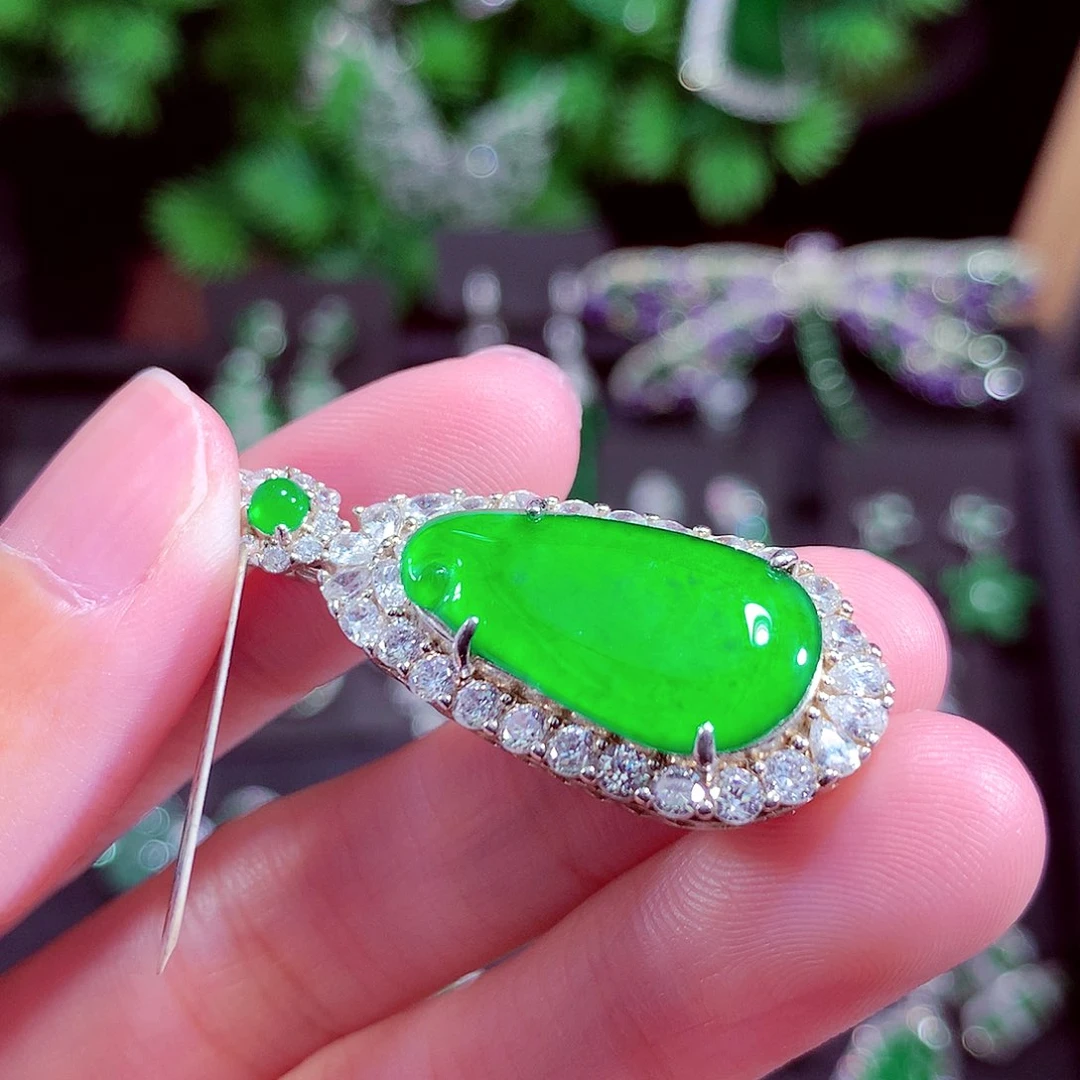 颈饰未镶嵌翡翠天然