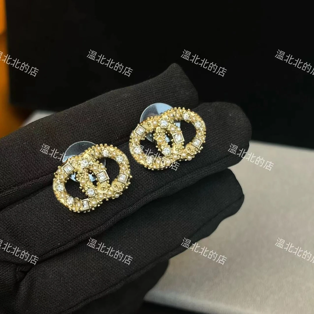 铜合金耳饰 ED019耳钉 浅金色满镶小珠小C耳钉气质轻奢