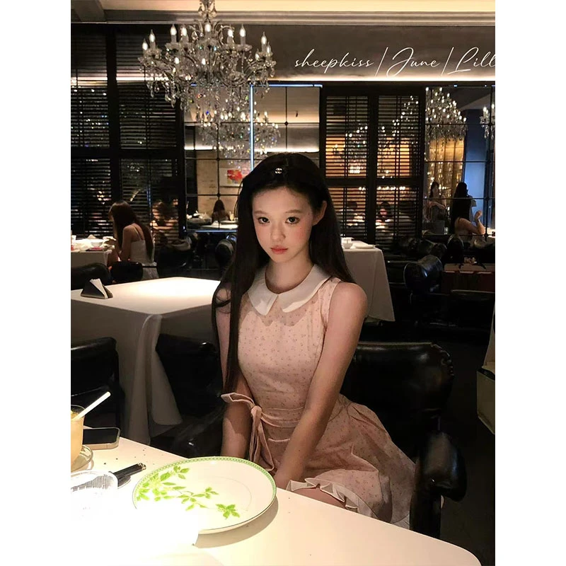 2025年夏季新品高级感法式碎花无袖修身千金娃娃领显瘦气质连衣裙