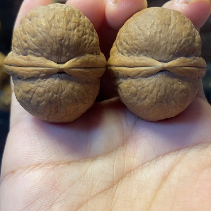 吊坠文玩核桃血玉元宝