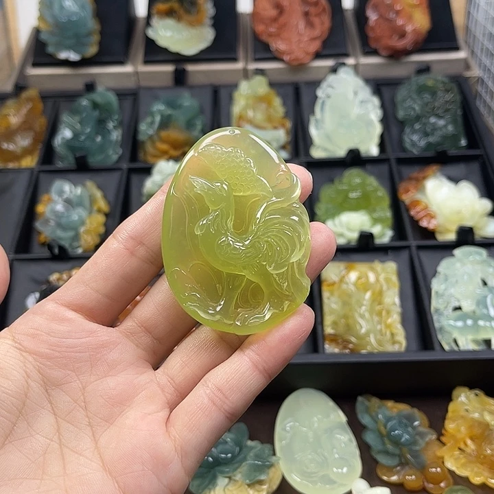 蛇纹石玉未镶嵌吊坠(不含链)