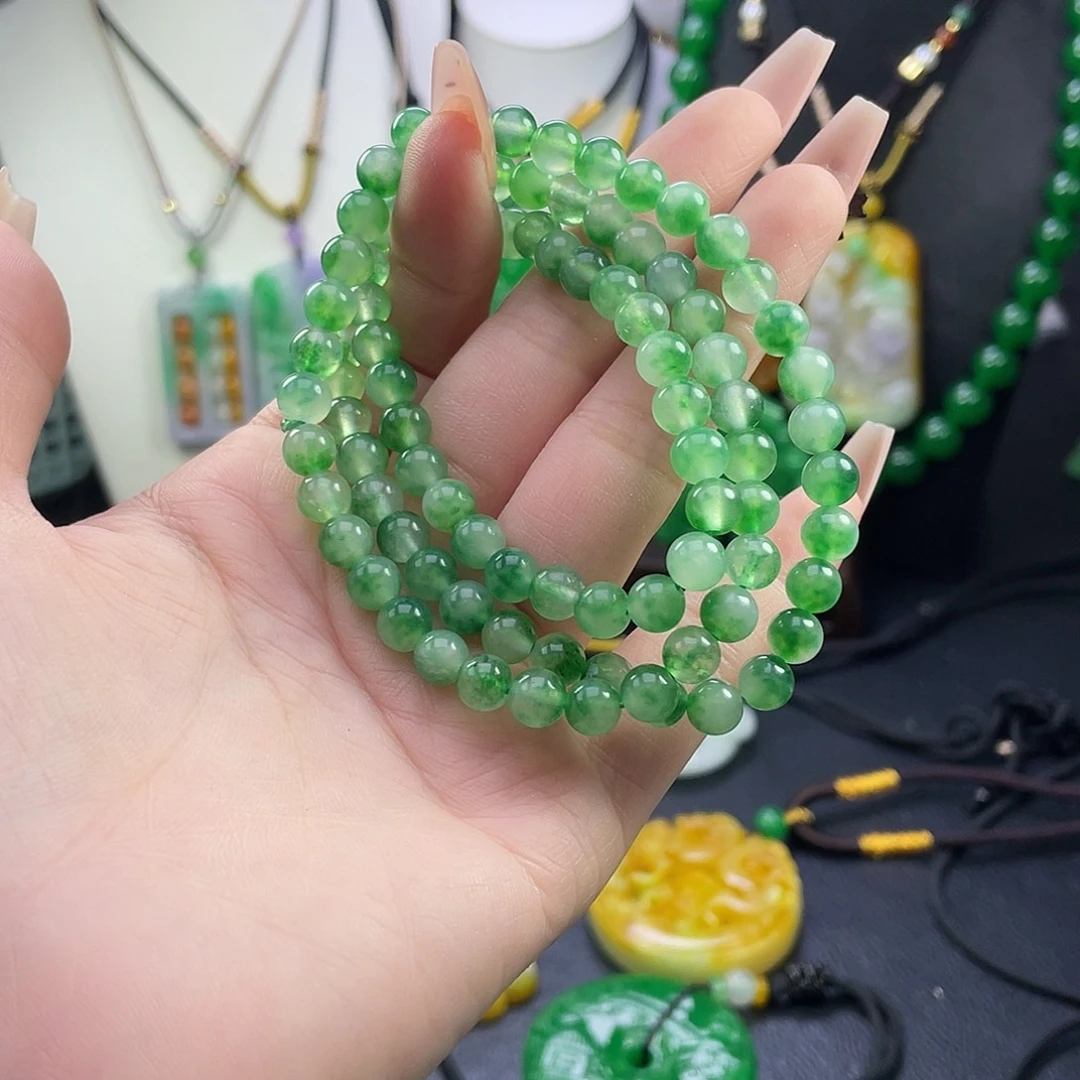 翡翠未镶嵌吊坠(赠链)