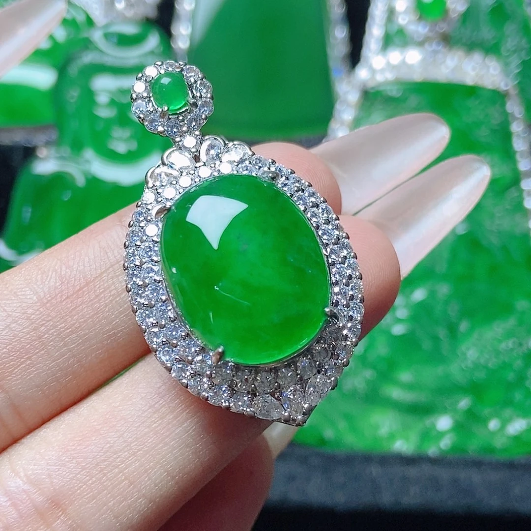 颈饰未镶嵌翡翠