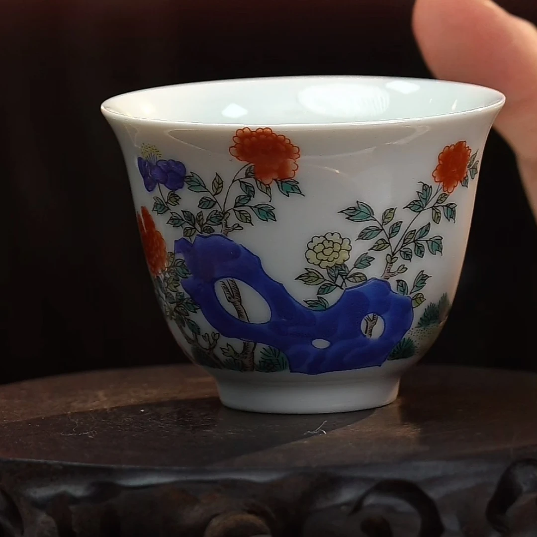 粉彩花卉诗题纹杯