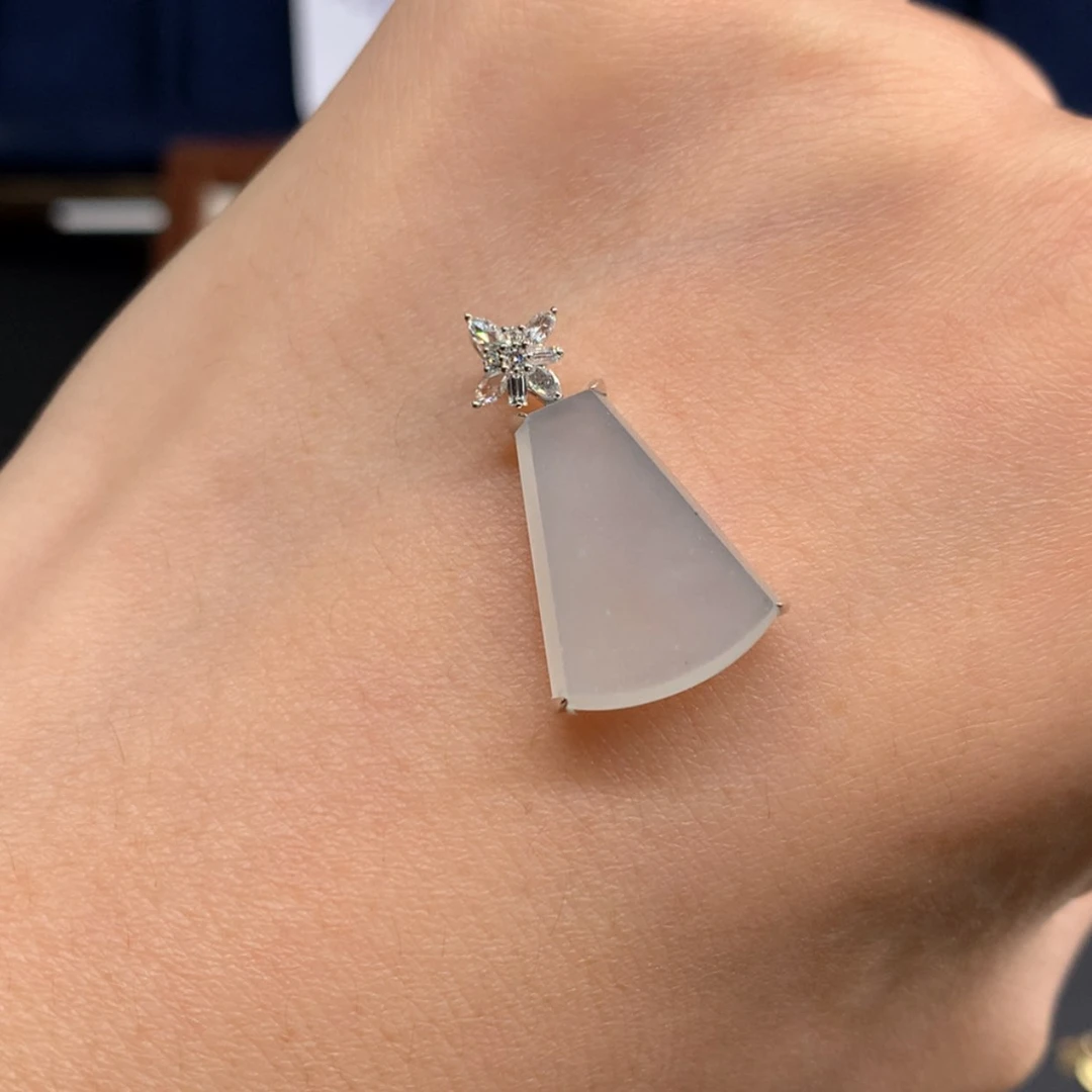 【闪购商品】翡翠颈饰18K金镶嵌?****?吊坠