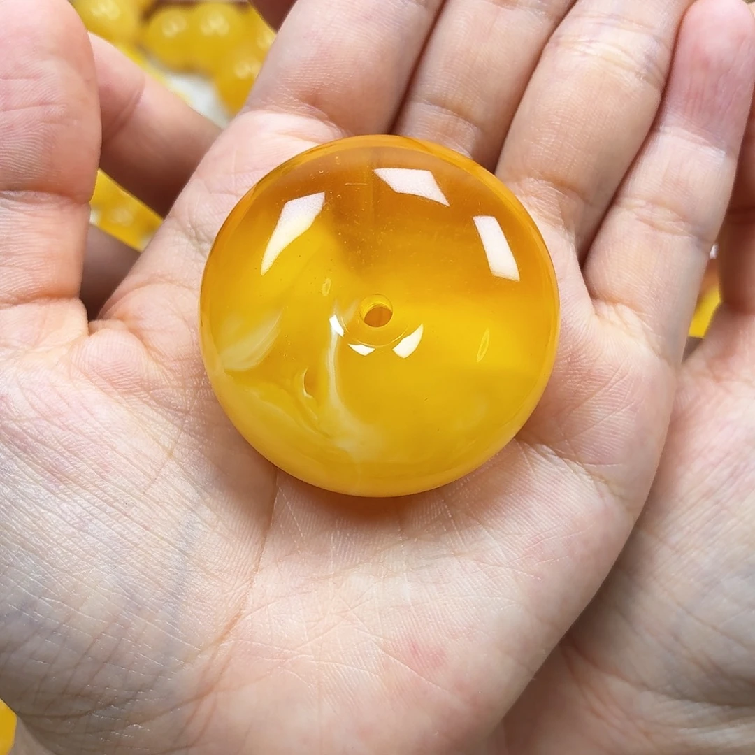 蜜蜡未镶嵌颈饰焦皮妖花平安扣