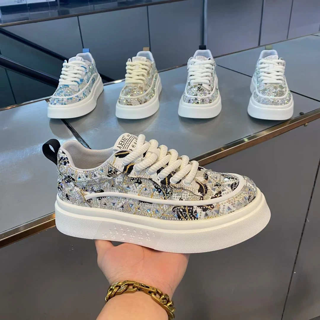 2025夏季潮流新款时尚百搭烫钻轻便透气流行男士休闲鞋（皮鞋码）