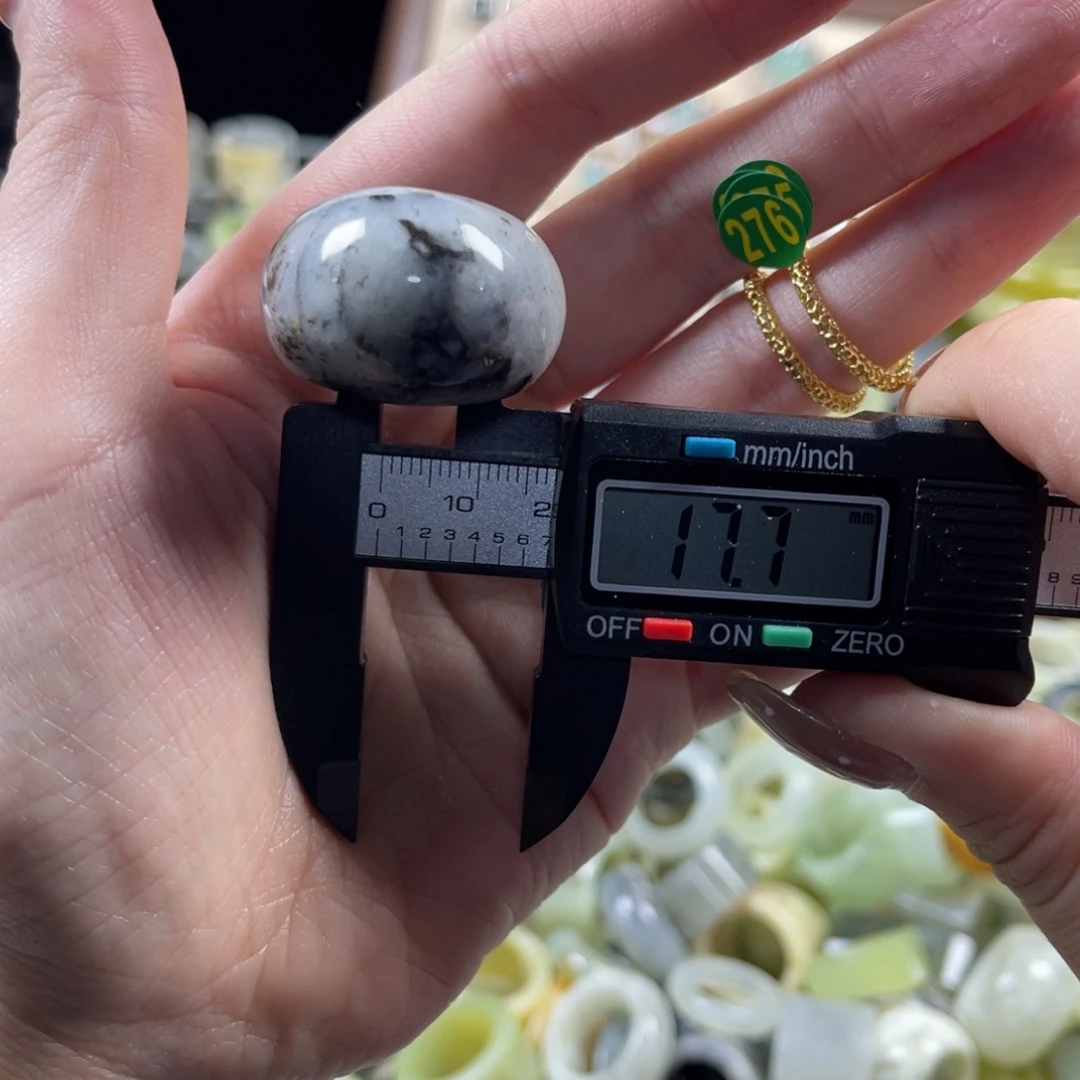 蛇纹石玉未镶嵌戒指