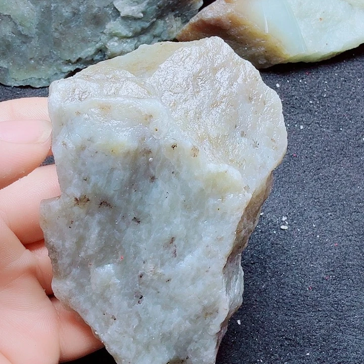 未镶嵌和田玉（糖玉）珠宝半成品