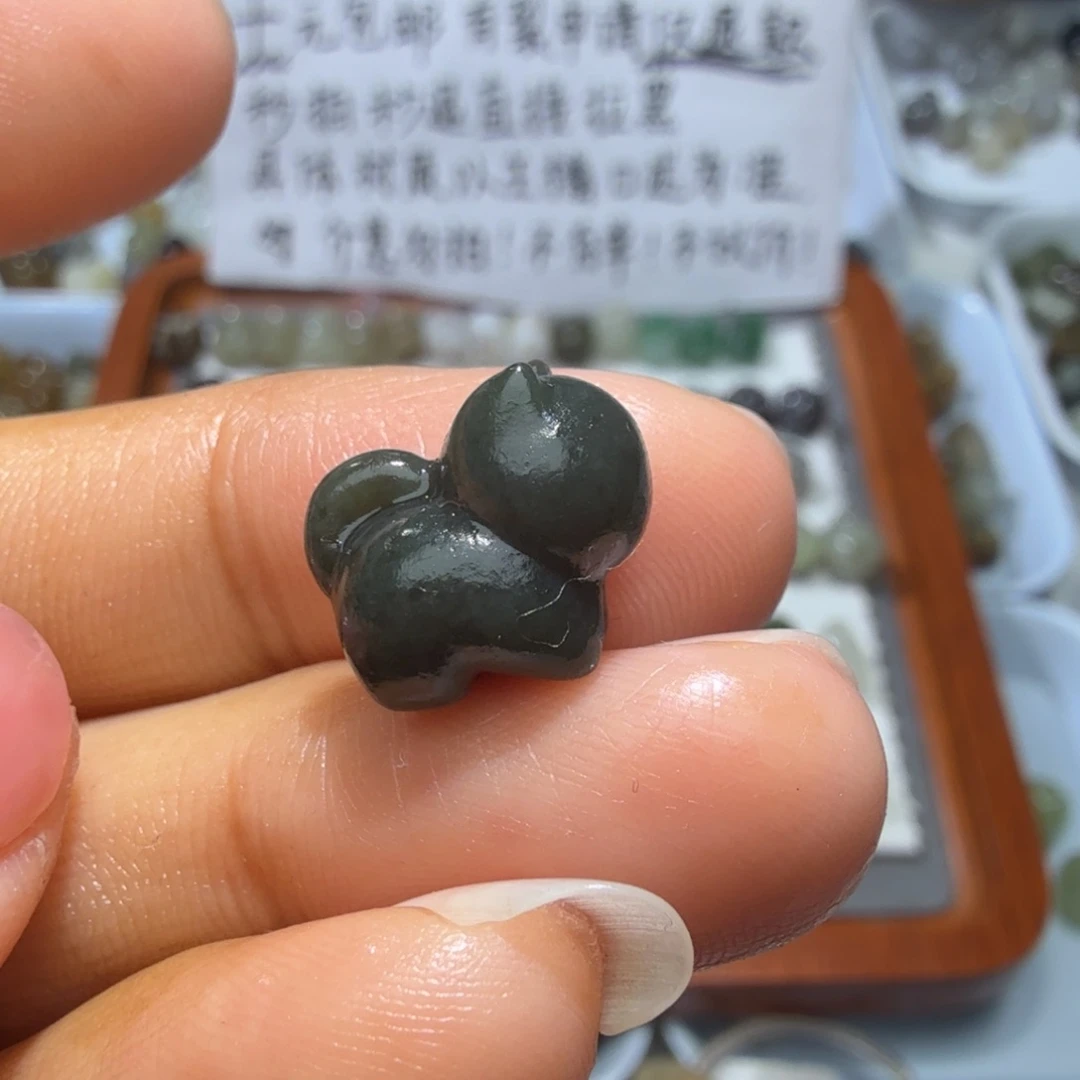 和田玉未镶嵌珠宝奇石