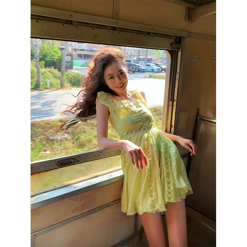 ins法式小香风桔梗仙女裙子女2025年夏季新款收腰显瘦方领连衣裙