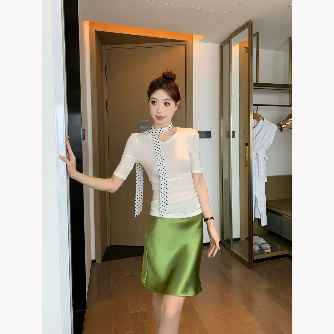 桃【高定醋酸】缎面感半身裙女2025夏季新款摩登侧隐拉链斜裁短裙子