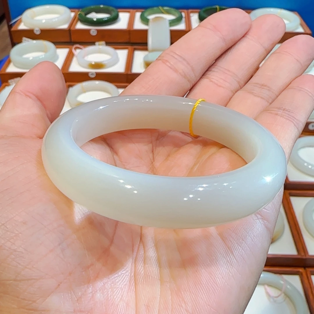 和田玉未镶嵌手镯浓烟粉55 56