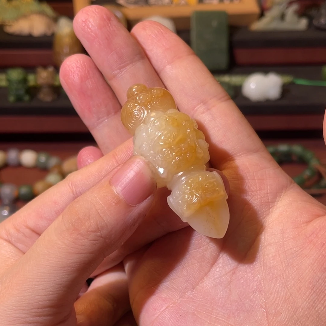 暴***哥和田玉未镶嵌颈饰