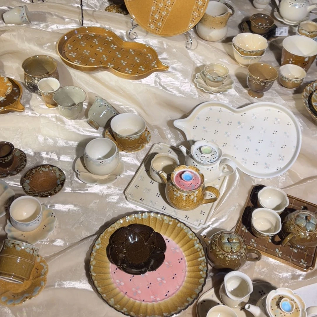 瓷片8806一起逛集市啦