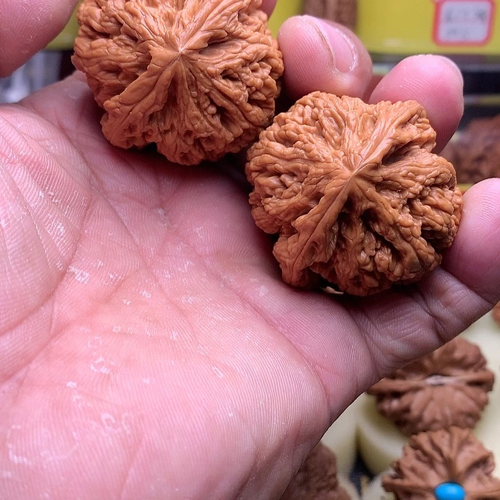 文玩核桃吊坠原桩大粗筋