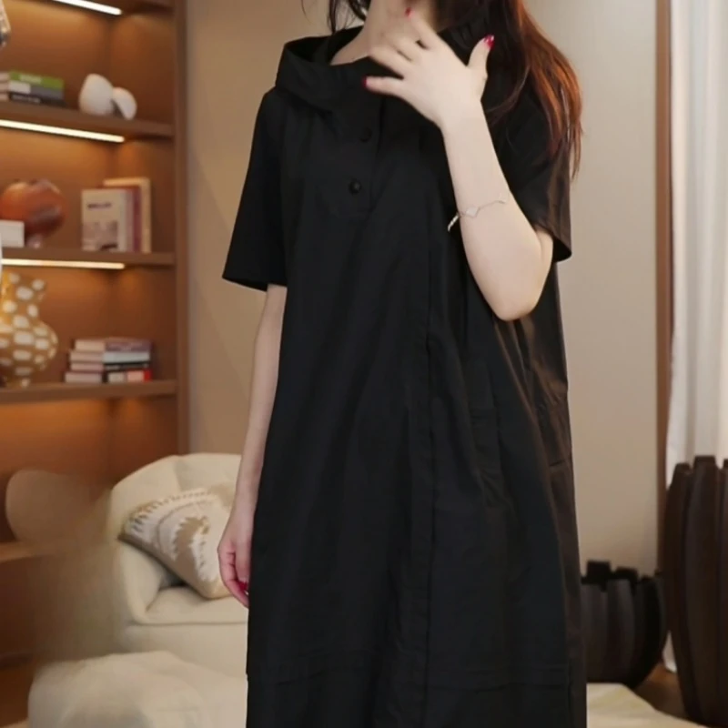2025夏季新款时尚简约纯色高级感大码宽松休闲减龄洋气冲锋连衣裙