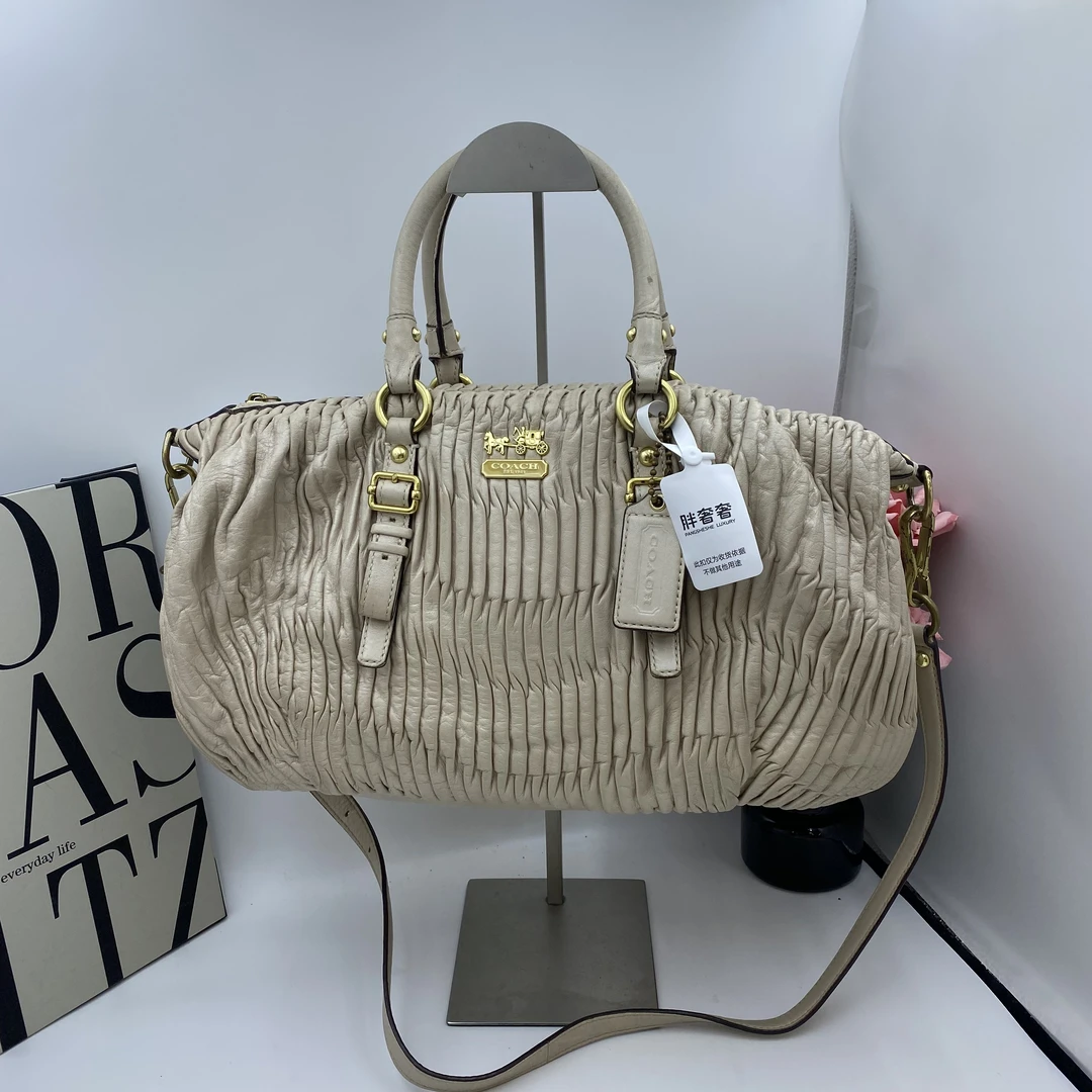 95新 COACH/蔻驰 17351斜挎包