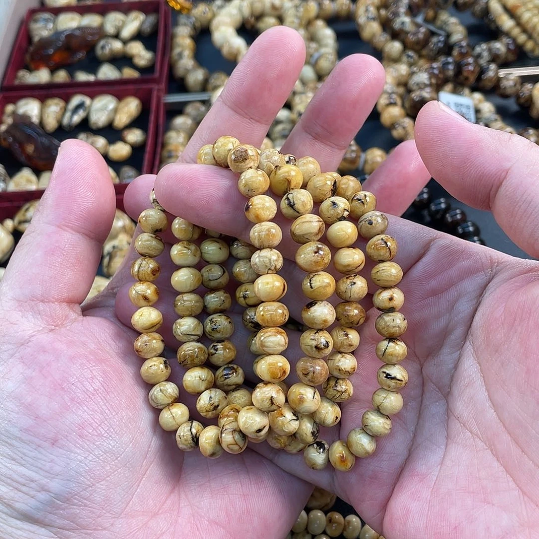 飞***天琥珀未镶嵌裸石8mm干白